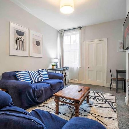 Beautiful Apartment With Parking Hexham Exteriér fotografie