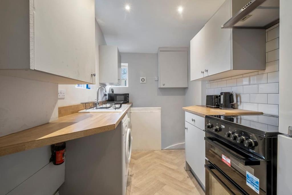 Beautiful Apartment With Parking Hexham Exteriér fotografie
